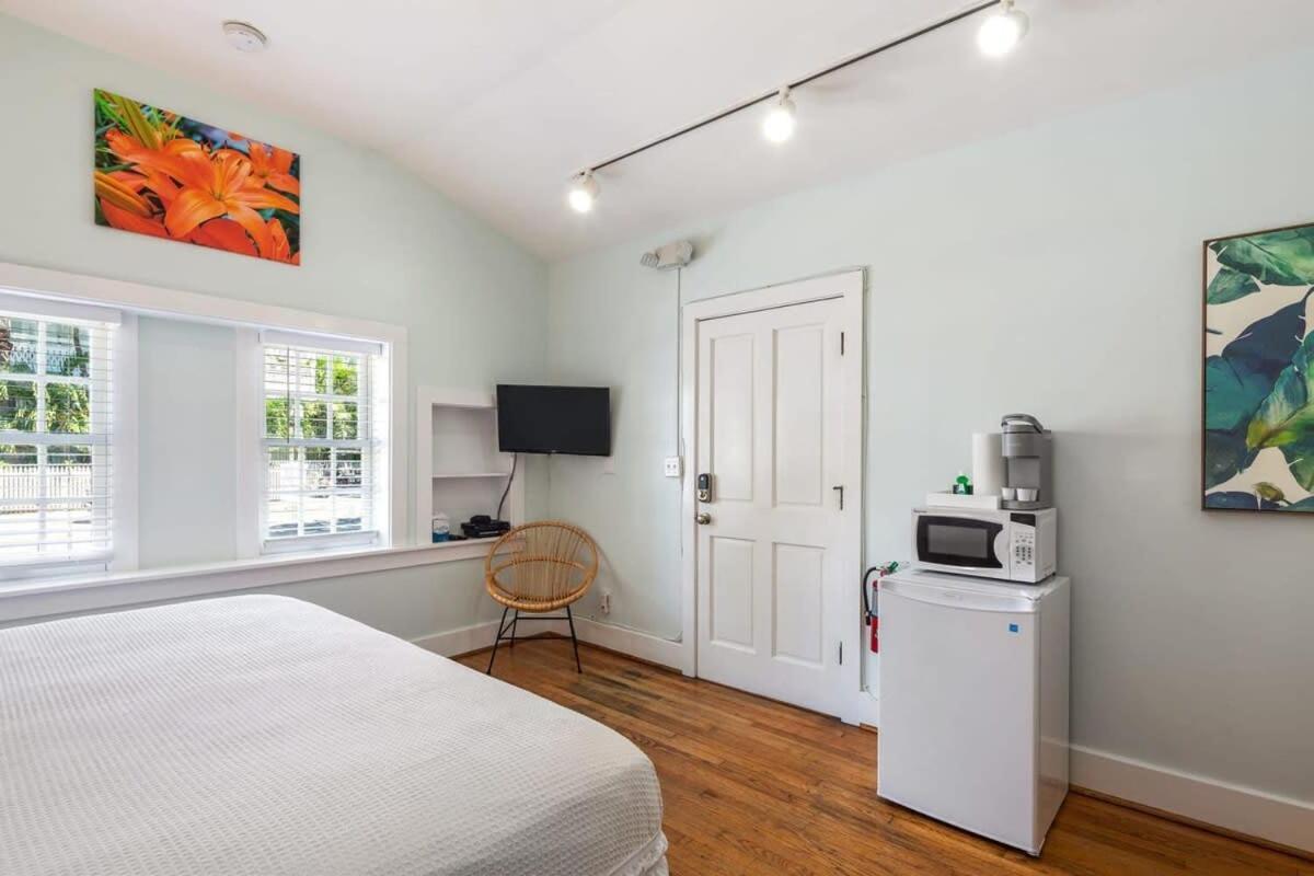 Bananas Foster Guesthouse キーウェスト エクステリア 写真